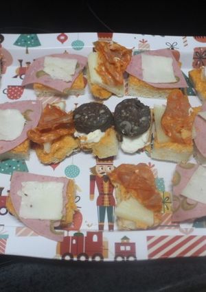 Foto principal de Pan de Hogaza con Queso y Embutidos