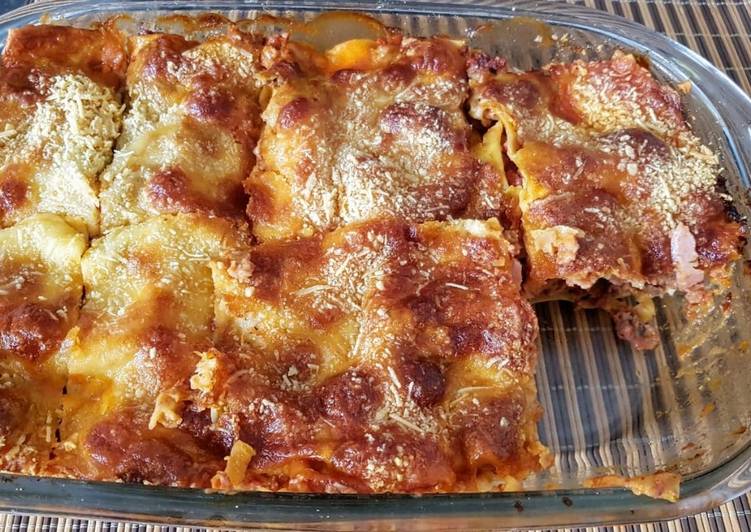 # Lasanha presunto e queijo com molho vermelho - Gozhowgos