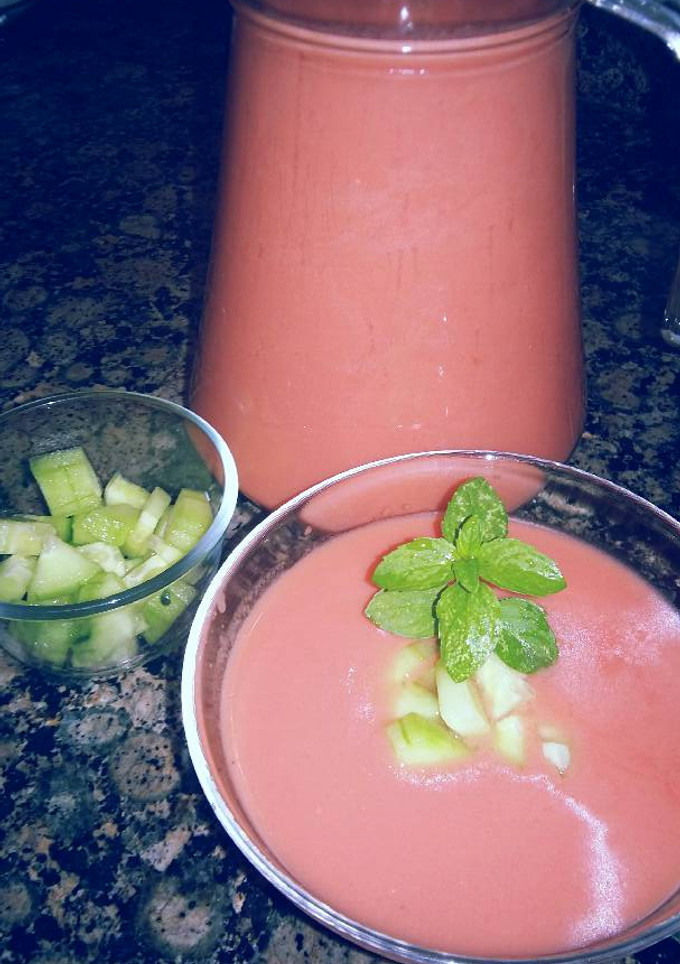 Una foto de Gazpacho Andalúz 😋🍅🍅😋