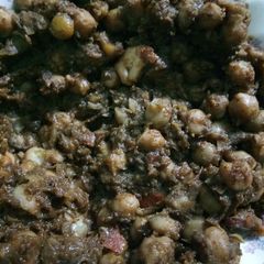A picture of Chana masala.