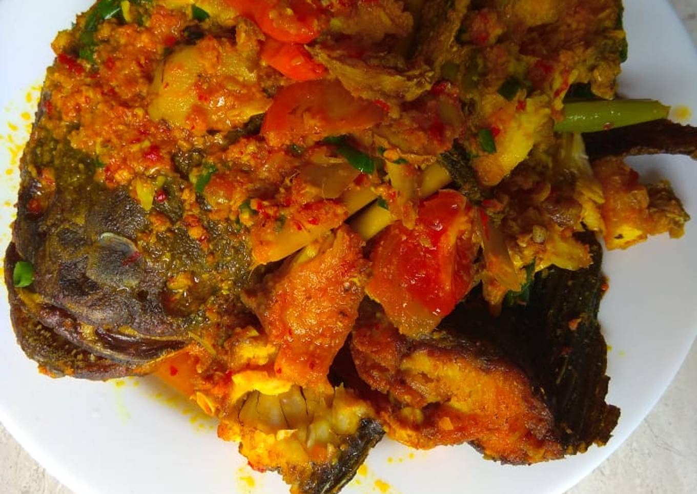 Langkah Mudah untuk Menyiapkan Rica rica pedas ikan gabus, Lezat