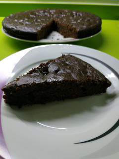 Una foto de Bizcocho de chocolate y plátano 😬🤤