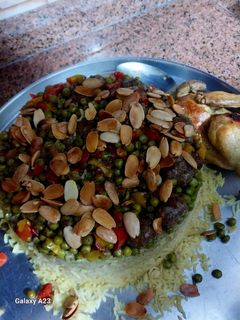 صورة لوصفة أرز مصري مع كرات اللحم المدخنة