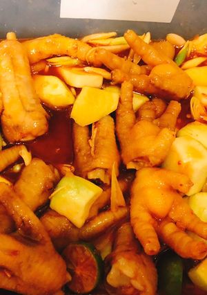 Hình của món Chân gà sốt thái.