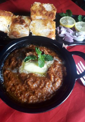 पाव भाजी (pav bhaji recipe in Hindi) रेसिपी मुख्य फोटो