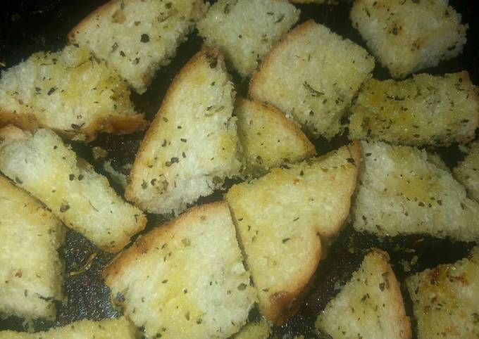How to Prepare Perfect Garlic herb Parmesan croutons