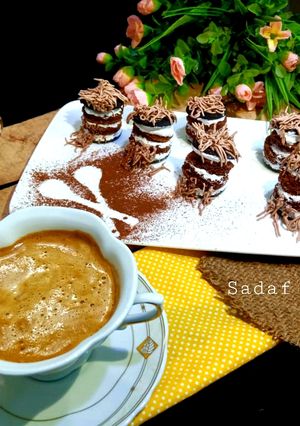 A picture of Cream chocolate sandwiches.