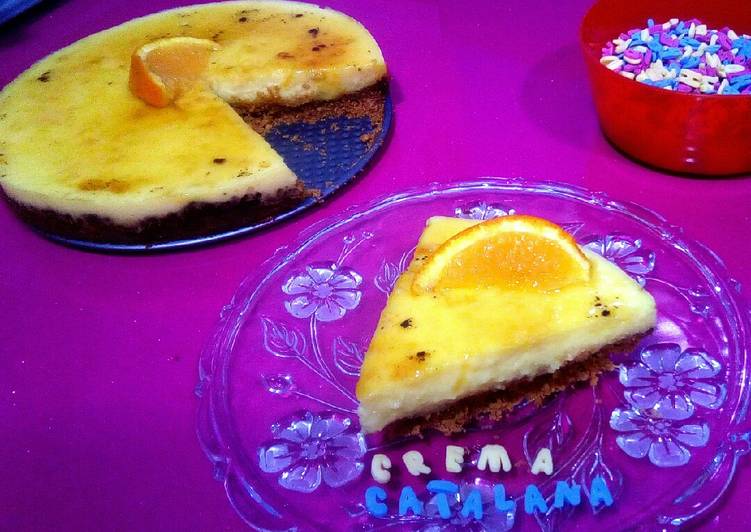 Tarta fría de crema catalana y naranja