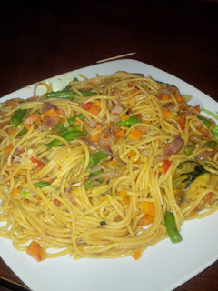 A picture of Spaghetti with veg.