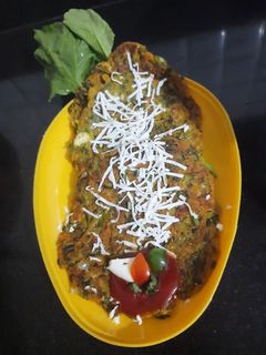 પાલક પનીર ચીલા (Palak paneer Chila Recipe in gujarati) રેસીપી મુખ્ય ફોટો