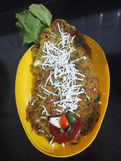 પાલક પનીર ચીલા (Palak paneer Chila Recipe in gujarati) રેસીપી મુખ્ય ફોટો