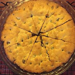 A picture of Chocolate chip cookie cake.