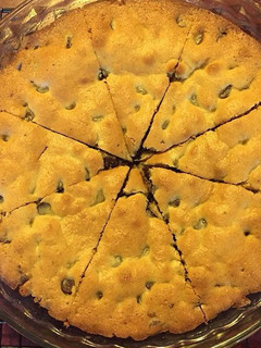 A picture of Chocolate chip cookie cake.