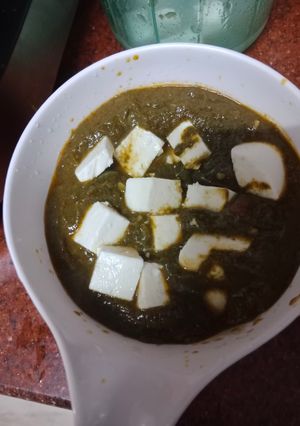 पालक पनीर (Palak Paneer recipe in hindi) रेसिपी मुख्य फोटो
