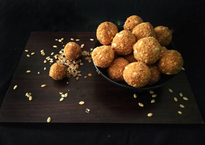 Multigrain Atta Ladoo