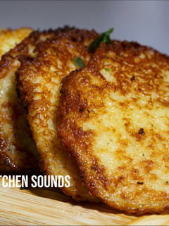 A picture of Potato Pancakes 🥔🥚.