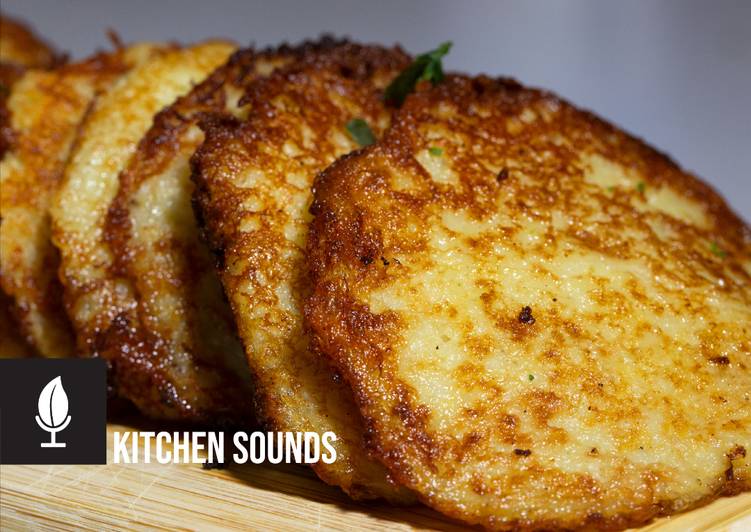 Recipe of Favorite Potato Pancakes 🥔🥚