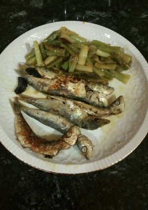 Foto principal de Sardinas fritas en salazón y ajos tiernos