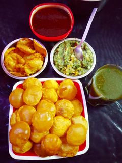 सूजी के गोलगप्पे रेसिपी मुख्य फोटो