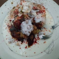 A picture of Dahi bhalla.
