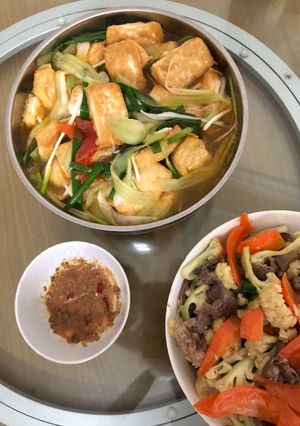 Hình của món Đậu trần chấm súp mì tôm quất ớt.
