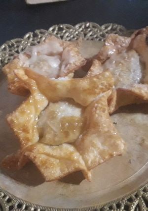 Una foto de Pastelitos tradicionales patrios, con tapas de empanadas!