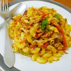 A picture of Leftover chicken macroni.