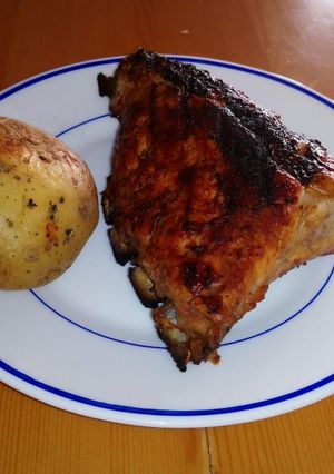 Una foto de Costillar de cerdo en papillote