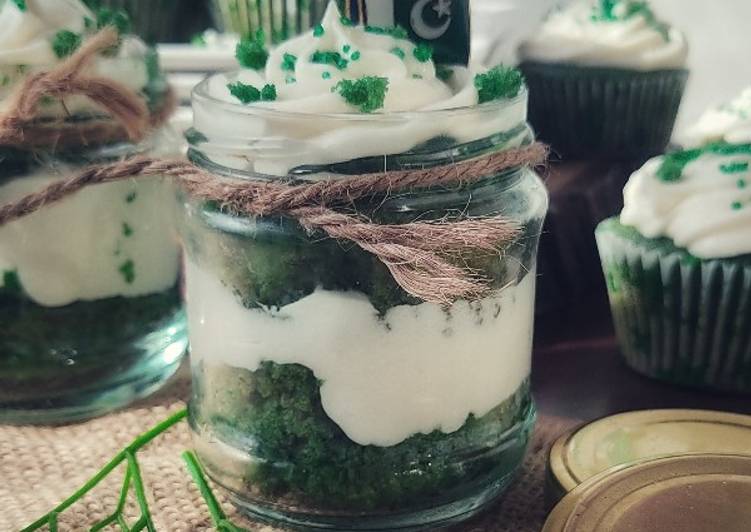 💚GREEN VELVET CUPCAKES/JARS💚