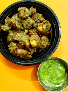 कूटू के आटे की पकौड़ी(kuttu ke aate ki pakaudi recipe in Hindi) रेसिपी मुख्य फोटो