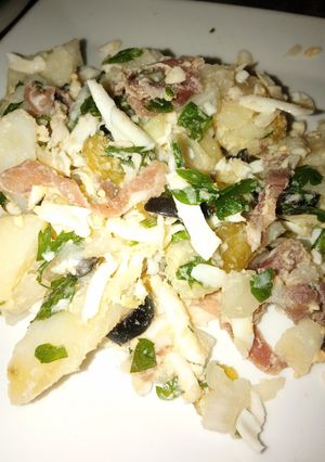 Una foto de Ensalada de patata con jamón serrano