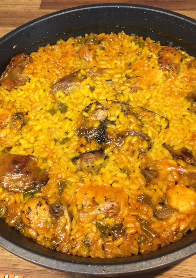 Una foto de Arroz con conejo
