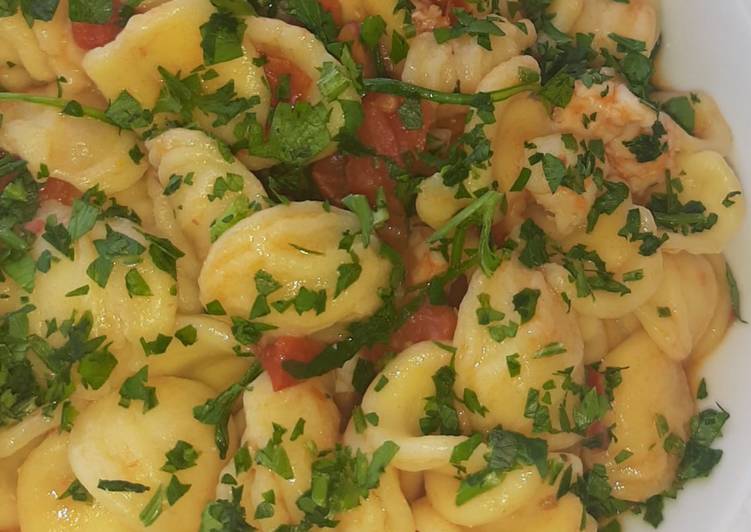 Orecchiette con pomodorini e gamberetti