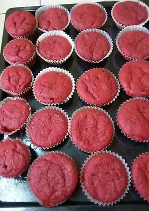 A picture of Red velvet Choc Chip Cupcake.