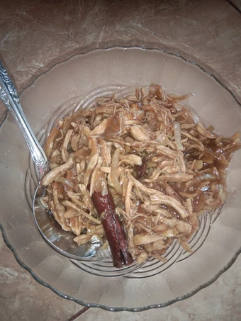 Langkah Gampang Menyiapkan Resep Ayam suwir isian bakpao yang Menggugah Selera Anti Ribet, Sempurna