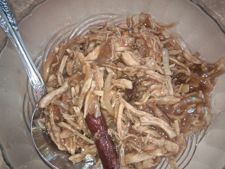 Langkah Gampang Menyiapkan Resep Ayam suwir isian bakpao yang Menggugah Selera Anti Ribet, Sempurna