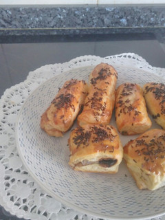 Una foto de Hojaldres relleno de chocolate
