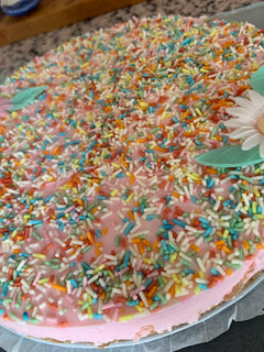 Una foto de Tarta de petit suisse de fresa