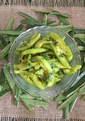 પરવળ નું શાક (Parvar Shak Recipe In Gujarati) રેસીપી મુખ્ય ફોટો