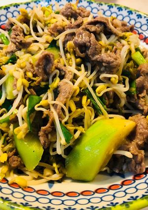 Hình của món Bò tơ Củ chi xào giá.