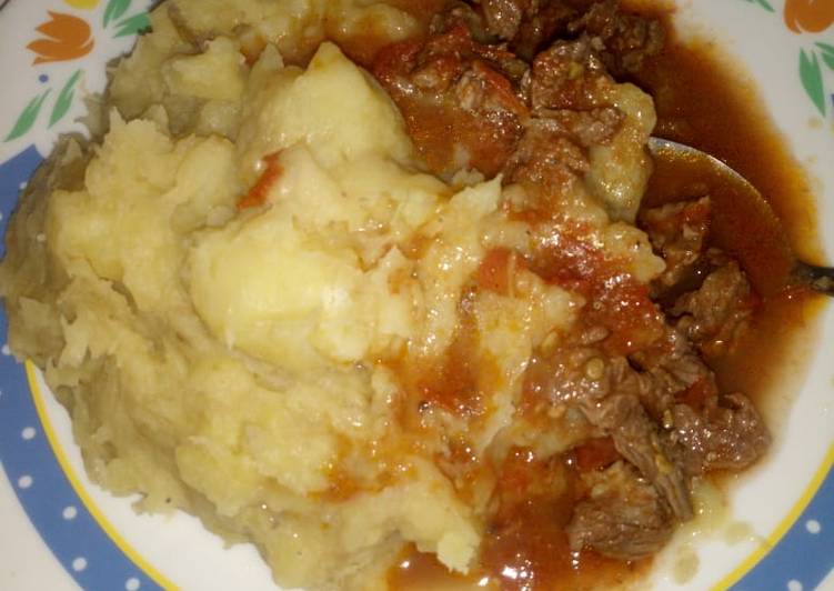 How to Prepare Favorite Mashed bananas with beef stew