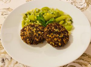 Brokkolis quinoafasírt póréhagymás zellerszár raguval recept fotója