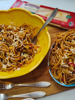चीज़ी वेजेस स्पेगेटी 🍲 रेसिपी मुख्य फोटो