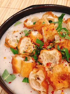 Hình của món Cháo nấm đông cô rau răm (Cháo trai chay).