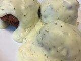 Albóndigas de carne con salsa bechamel