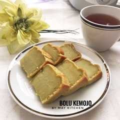 A picture of Bolu Kemojo khas Riau.