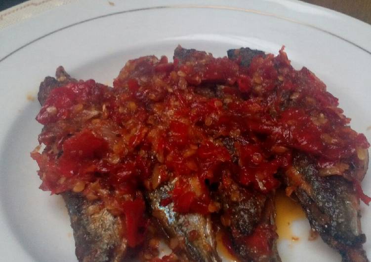 Bahan-bahan Ikan Pindang Goreng Sambal Bawang yang enak Untuk Jualan