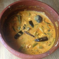 A picture of Chemeen Manga Curry.