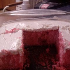 A picture of Strawberry Limeade Cake.