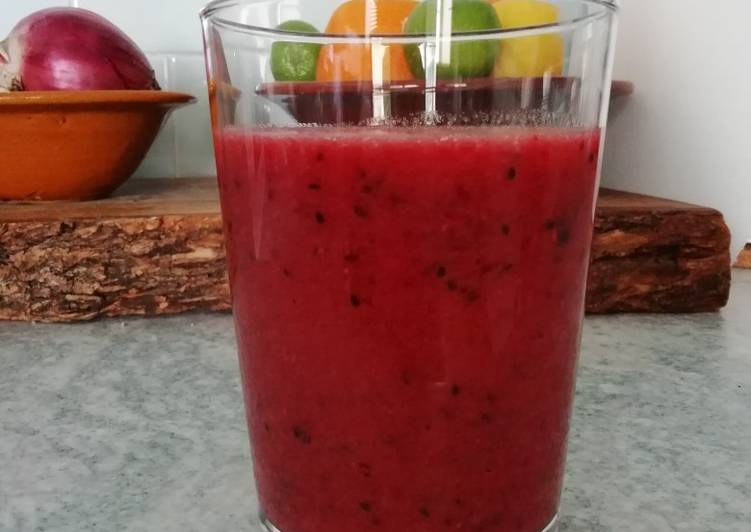 Smoothie antioxidante de frutos rojos